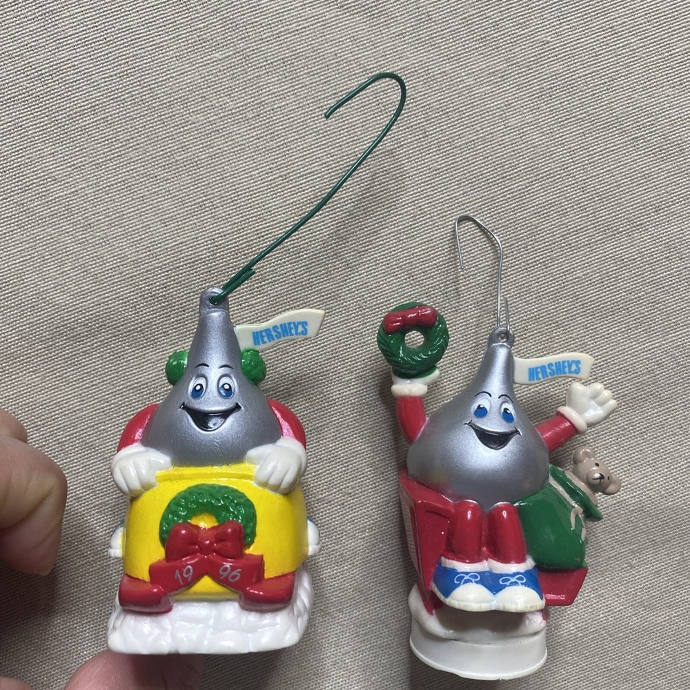 Hershey's Kiss Santa Sleigh Toy Bag Wreath Teddy Bear Christmas Ornament '95 '96